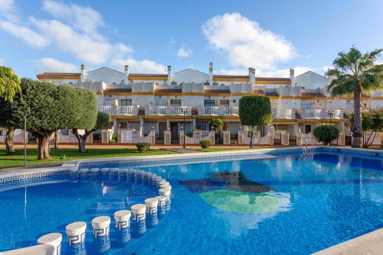Pool-Side Townhouse In Cabo Roig Villa Орихуела Екстериор снимка