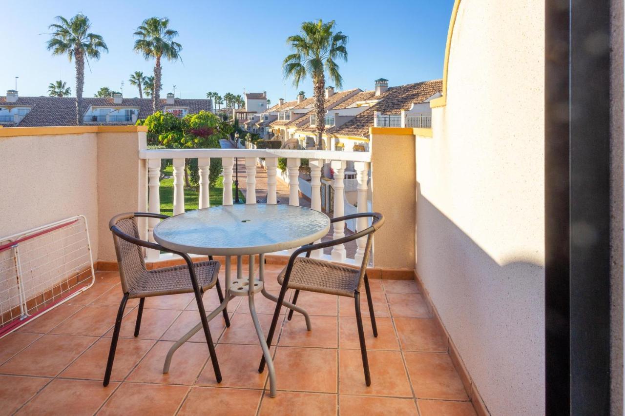 Pool-Side Townhouse In Cabo Roig Villa Орихуела Екстериор снимка