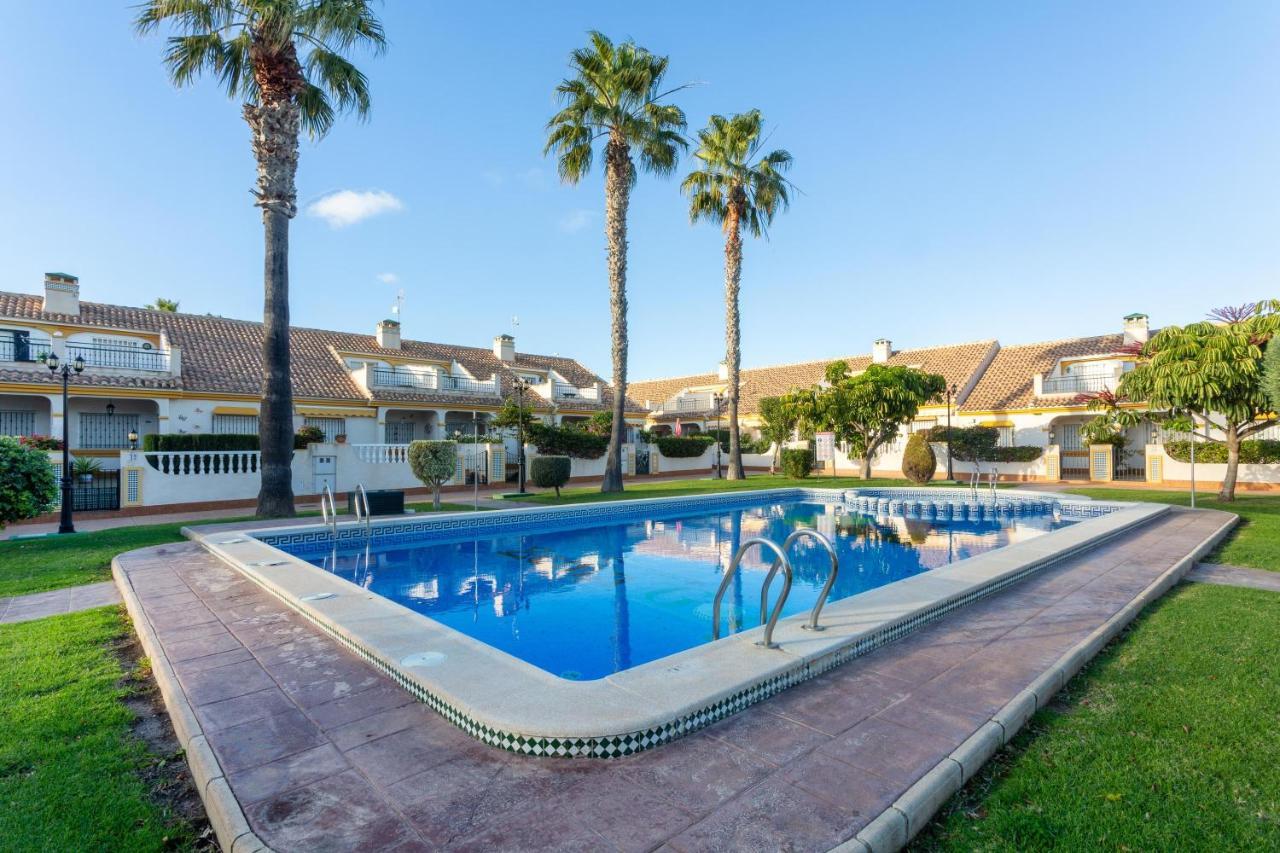 Pool-Side Townhouse In Cabo Roig Villa Орихуела Екстериор снимка
