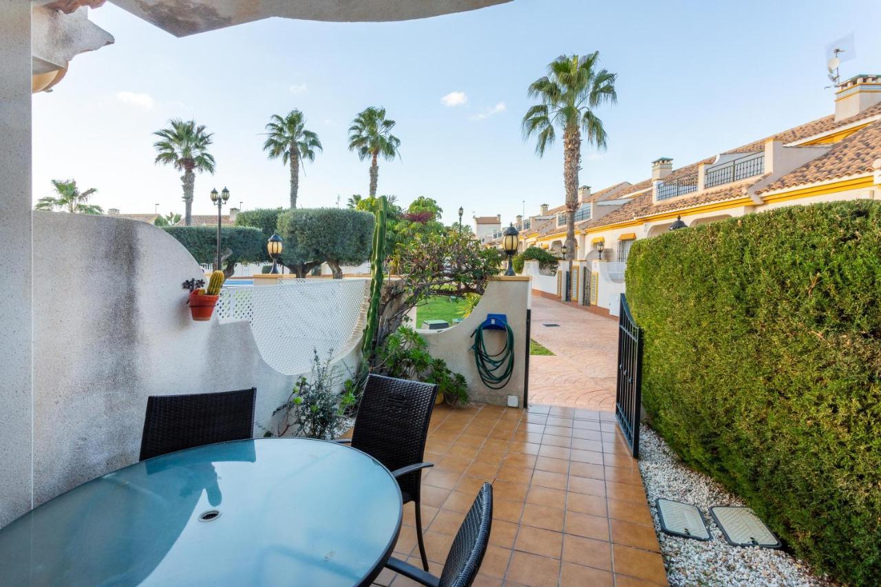 Pool-Side Townhouse In Cabo Roig Villa Орихуела Екстериор снимка