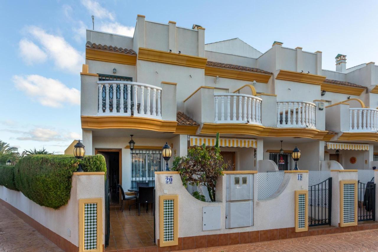 Pool-Side Townhouse In Cabo Roig Villa Орихуела Екстериор снимка